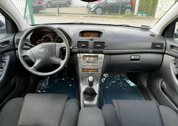 Toyota Avensis cena 13500 przebieg: 190000, rok produkcji 2003 z Sępopol małe 211